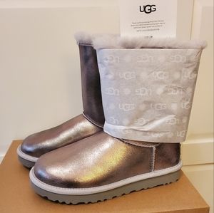 UGG Women's Bailey Bow Glisten Boots shoes